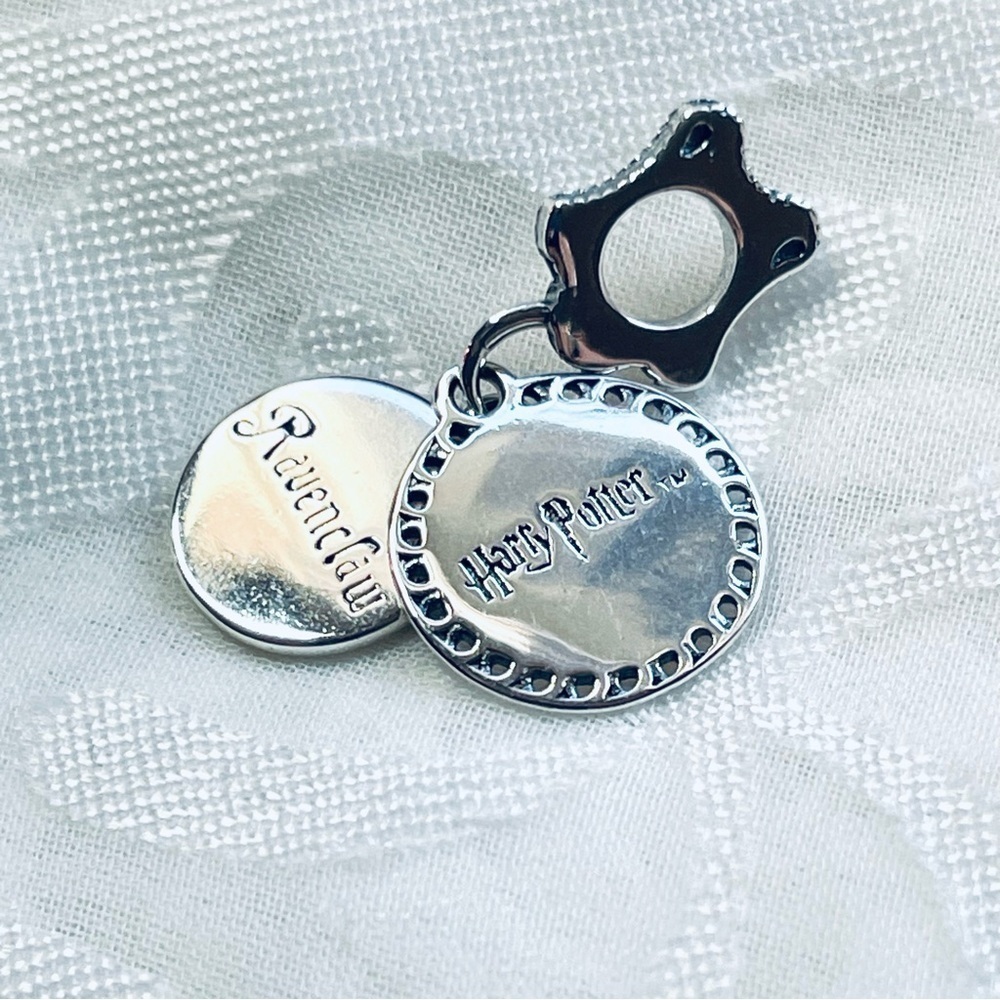 🦅 NWOT Ravenclaw Charm – Harry Potter ✨ - Picture 11 of 12